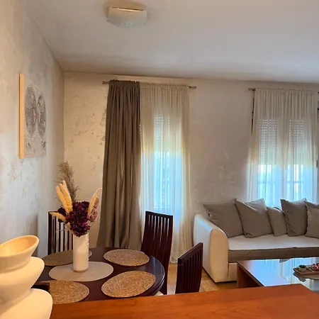 Cozy Modern * פודגוריצה